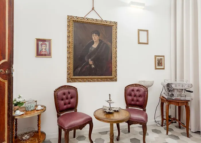 Palazzo Del Duca Piazza Navona Guest House